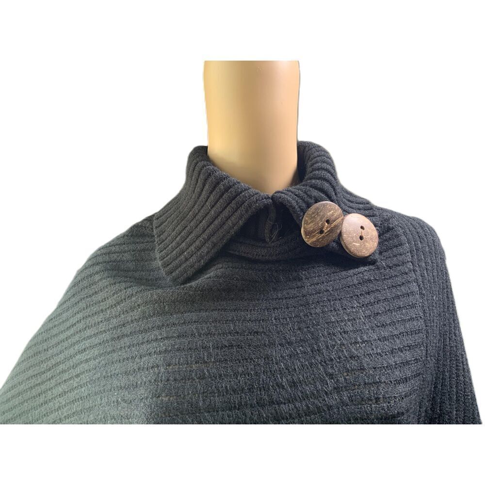 Channelle Arianna Black Knitted Fringe Trim Button Poncho Size One Size - Picture 2 of 13